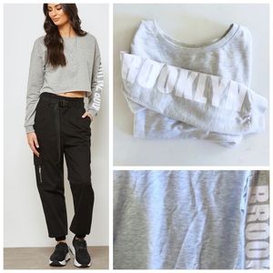 BROOKLYN Graphic Letter Cropped Long Sleeve Grey Sweatshirt, Lightweight sz. S